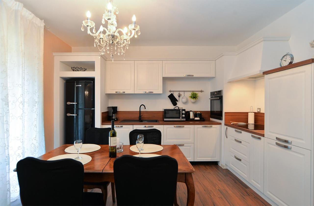 Apartments Marija 1089 โปเรช ภายนอก รูปภาพ