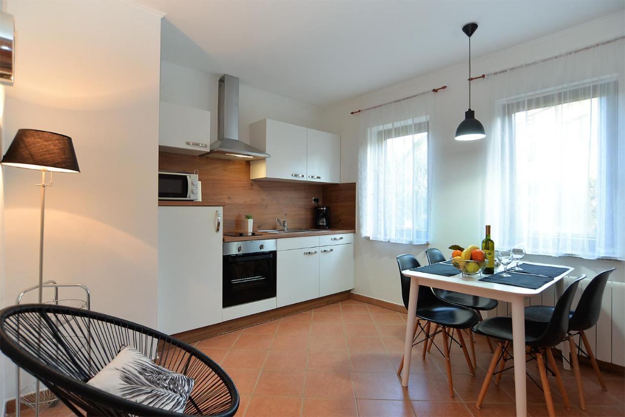 Apartments Marija 1089 โปเรช ภายนอก รูปภาพ