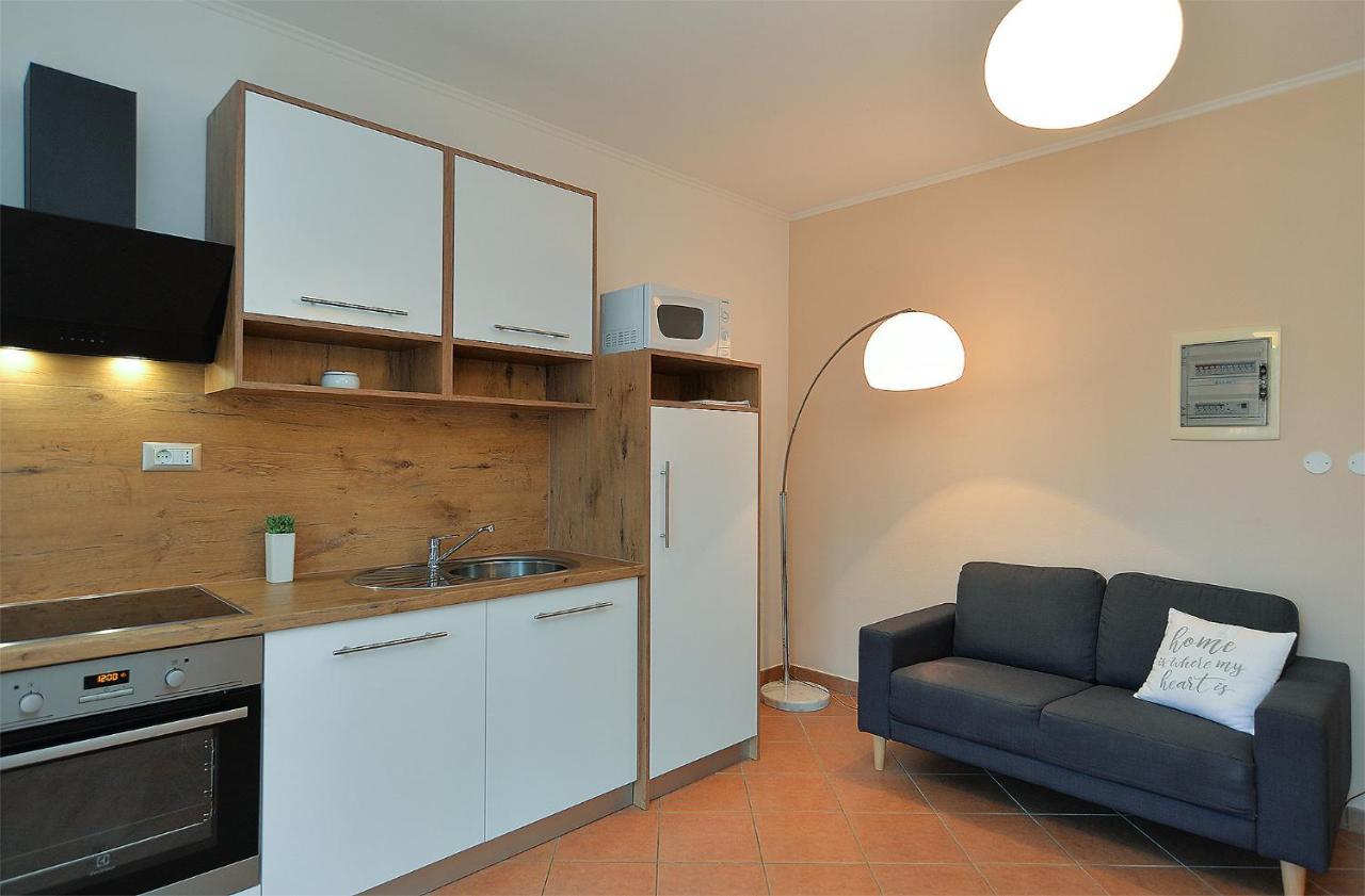 Apartments Marija 1089 โปเรช ภายนอก รูปภาพ
