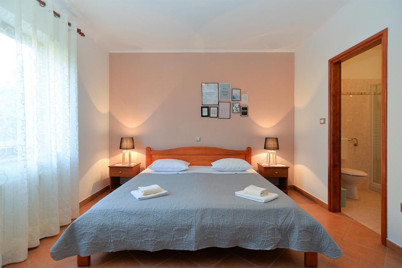 Apartments Marija 1089 โปเรช ภายนอก รูปภาพ